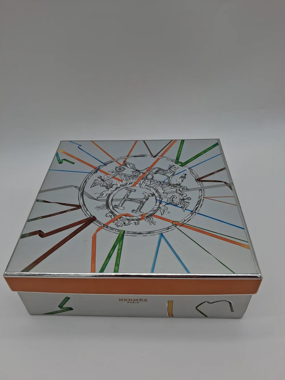 HERMÈS Paris Silver Illustrated Ribbon Motif Presentation Gift Box EUC